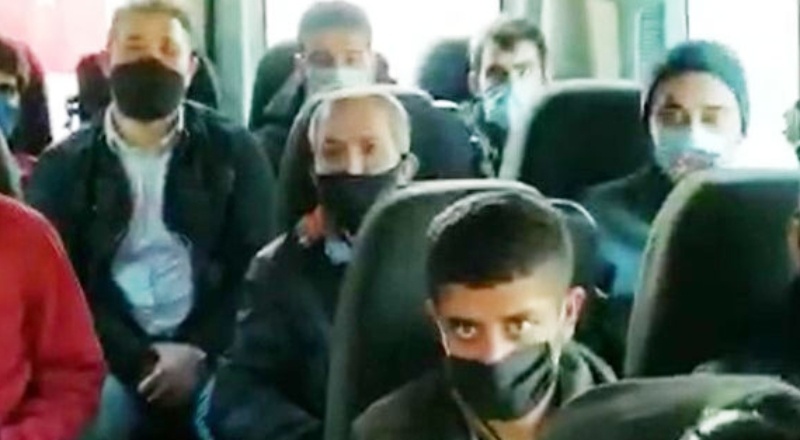 16 kişilik minibüsten 26 kişi çıktı