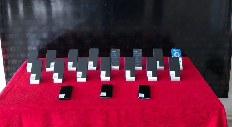 18 adet kaçak cep telefonu ele geçirildi