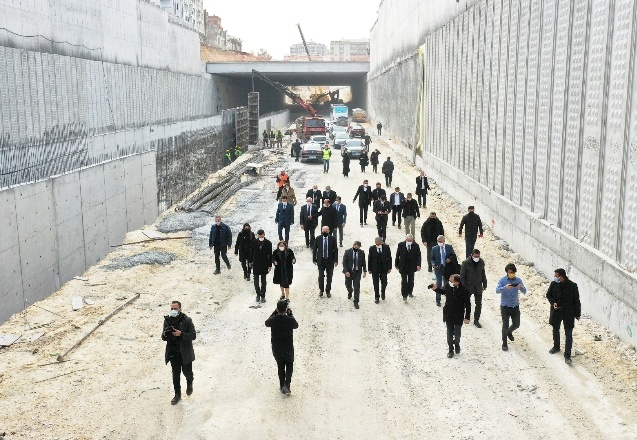 1.8 milyon metreküp dolgu ve 500 bin metreküp yarma çalışması yapıldı