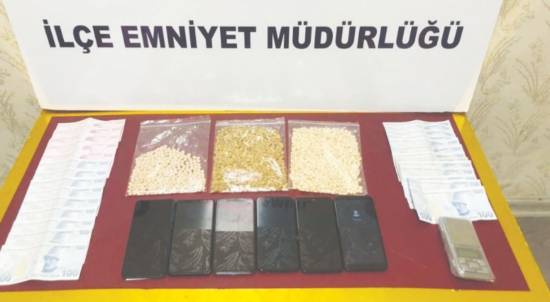 2 bin 303 captagon hap ele geçirildi