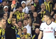 22 müsabakada 16 kırmızı ve 131 sarı kart