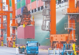 226,6 milyar dolarlık ihracat hedefine lojistik merkezleriyle ulaşılacak