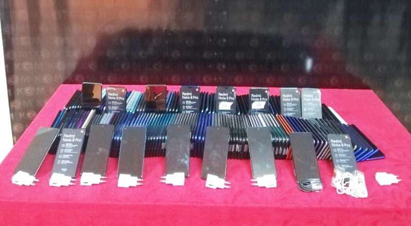 239 adet kaçak cep telefonu ele geçirildi