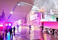 25 araç ve 65 personelle müdahale edildi