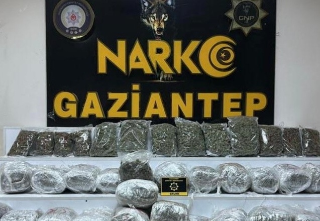 28 kilo 400 gram skunk ele geçirildi