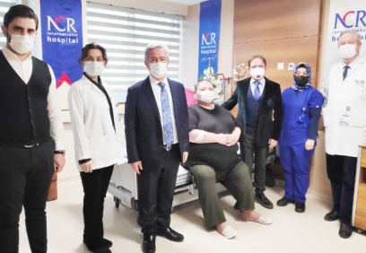 280 kiloya ulaşan genç adam artık oturabiliyor