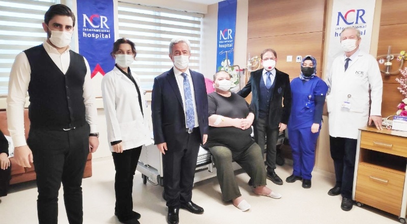 280 kiloya ulaşan genç adam artık oturabiliyor