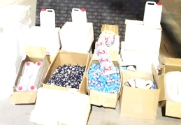 281 şişe içki, 569 litre etil alkol ve 82,5 litre dökme içki ele geçirildi