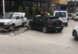 3 aracın karıştığı zincirleme kazada 1 kişi yaralandı