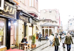 3 büyükşehir dahil, 16 il Suriyeliler’e kapatıldı