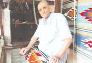 3 metrekarelik dükkanda desenle yaratıyor