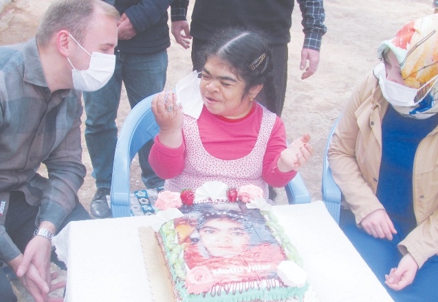 32. doğum gününü Kaymakam Mutlu ile kutladı