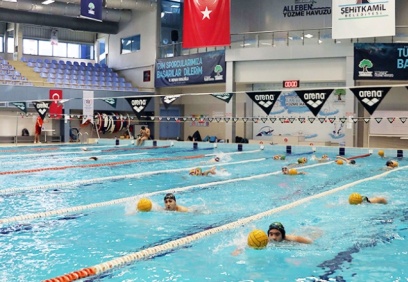 36 milli yüzücü var