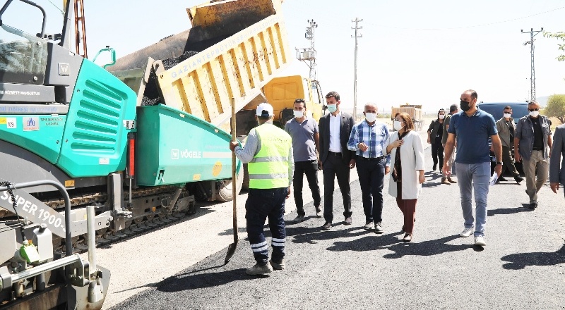 360 kilometre yolun kaplama ve sıcak asfalt serimi yapıldı