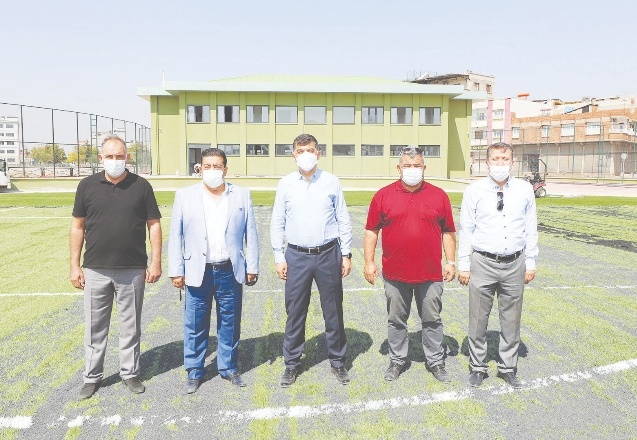 365 gün eğitim veren futbol akademisine sahibiz