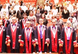38 öğrenci düzenlenen diploma töreninde büyük heyecan yaşadı