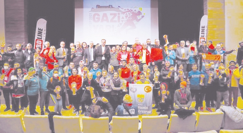 3’üncü Gazi Yarı Maratonu’nun ödülleri dağıtıldı