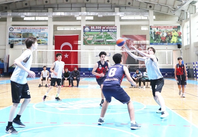 3x3 basketbol ve ayak tenisi turnuvaları düzenledi