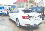 4 araçlı zincirleme kazada 2 kişi yaralandı