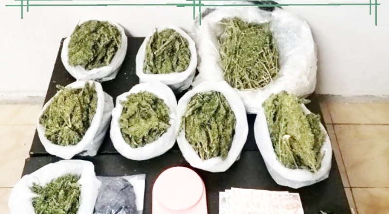 4 kilo 280 gram esrar ele geçirildi