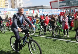 4 Takdir alana bir bisiklet