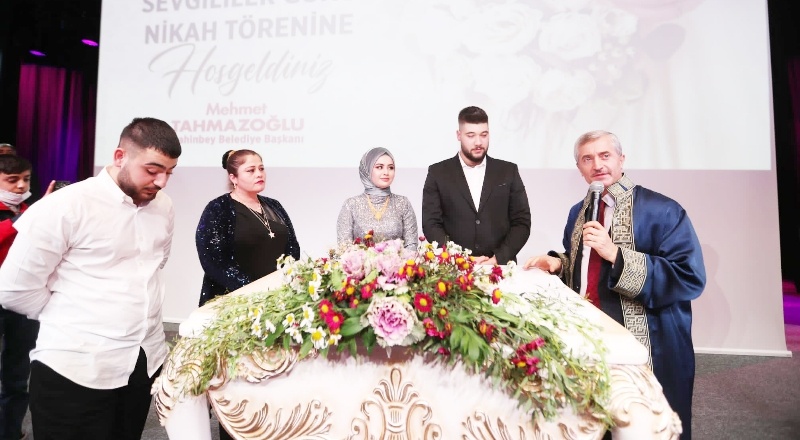 43 çift, 14 Şubat Sevgililer Günü’nde evlendi