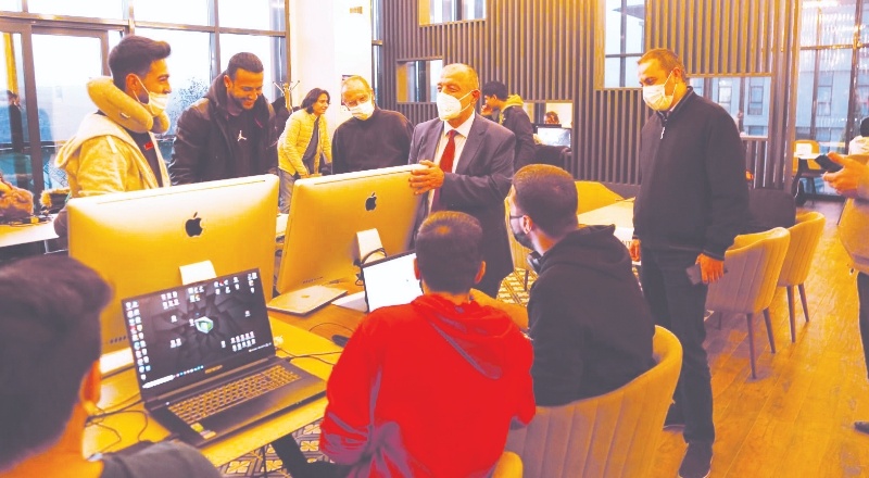 48 saatte 13 oyun geliştirdiler!