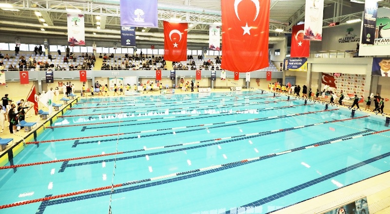 490 sporcu, çeşitli kategorilerde yarıştı