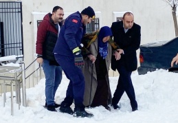 5 arazi aracı hastanelere hasta nakli için seferber edildi