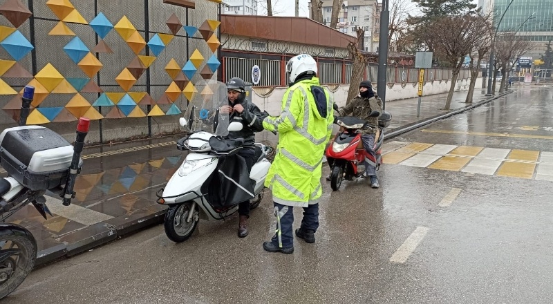 5 bin 526 araca ceza yazıldı, 382 araç trafikten men edildi