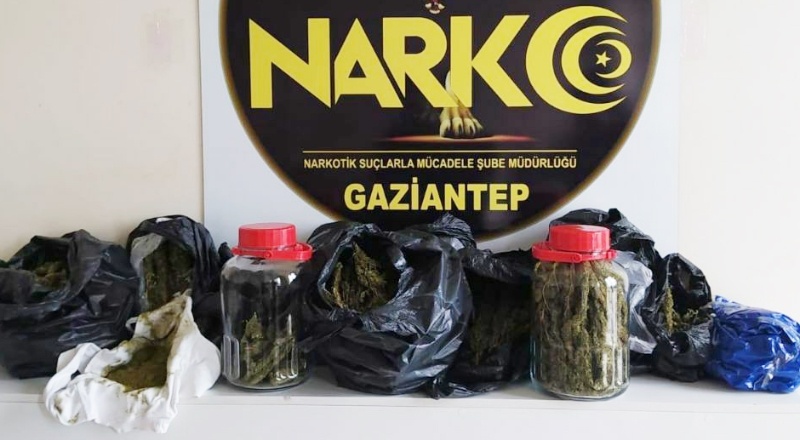 5 kilo 800 gram kubar esrar ele geçirildi