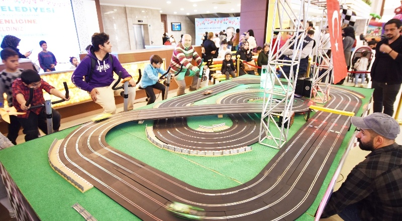 50 binden fazla çocuk doyasıya eğlendi