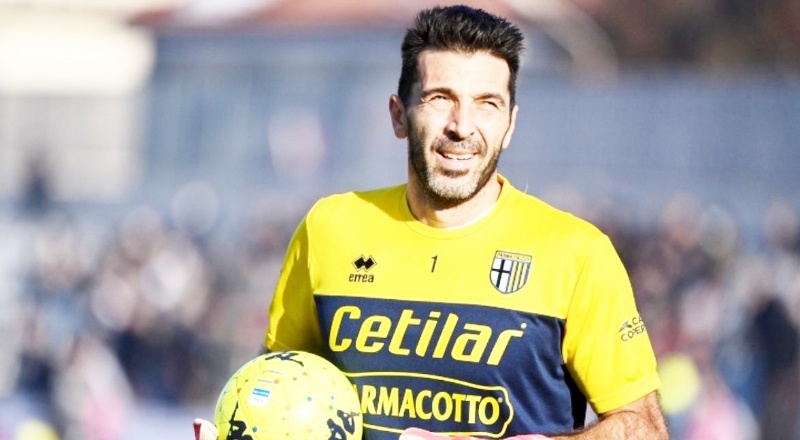 500 maçta tek gol yemedi