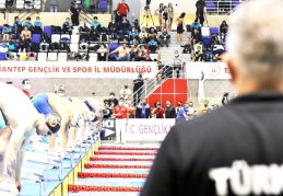 537 sporcu kulaç attı