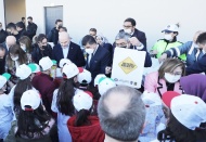 58 metre uzunluğunda, altgeçit üstgeçit ve trafik sinyalizasyonu var