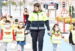 6 ayda yaklaşık 160 bin çocuğa trafik kuralları öğretildi