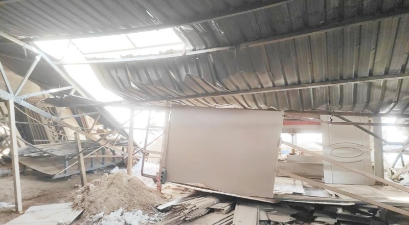 6 günde 120 çatı çöktü, 254 hayvan telef oldu