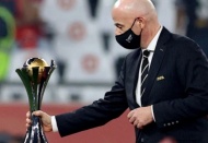6 konfederasyonun en iyi futbol kulüpleri sahada
