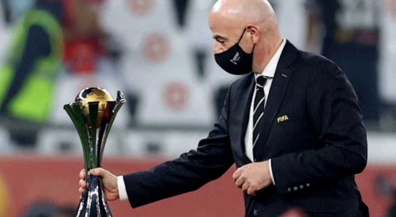 6 konfederasyonun en iyi futbol kulüpleri sahada
