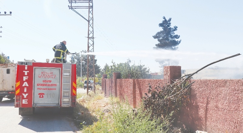 6 saatte kontrol altına alınan yangında depo ile bağ evi kullanılamaz hale geldi