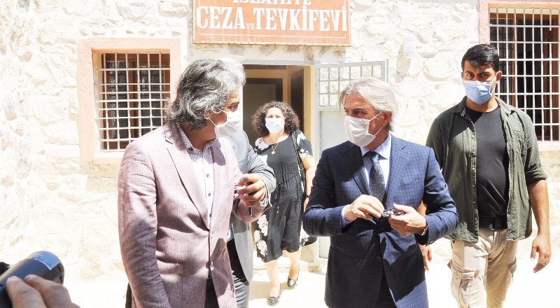 61 yıllık cezaevi, halk kütüphanesi oldu