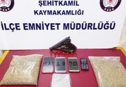 618 gram bonzai ele geçirildi