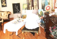 63 yaşındaki ressam, resimleriyle hayata tutundu