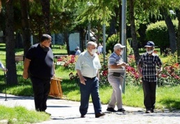 65 yaş üstü, her gün 10.00-20.00 arası sokağa çıkabilecek