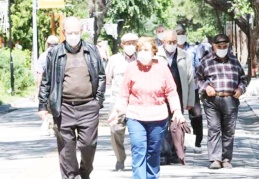 65 yaş üzerindeki kişilerin aktif olan kişilerle karşılaşmaması lazım
