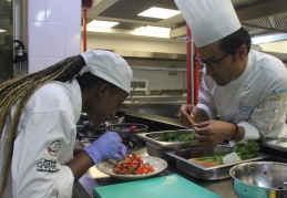 7 bin kilometre öteden geldi, Türk mutfağını öğrendi