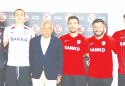 7 yeni transfer için imza töreni düzenlendi