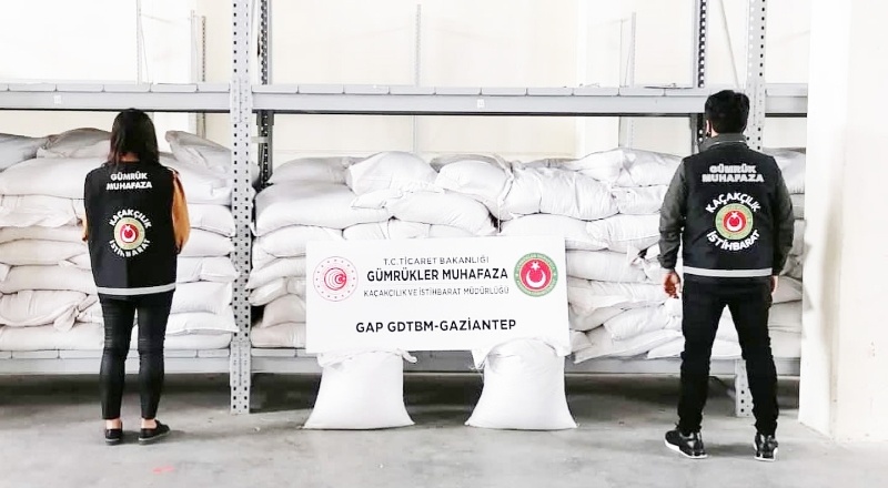 700 bin lira değerinde kaçak iç fıstık ele geçirildi