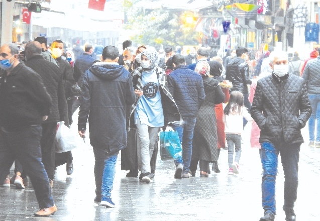 743 kişiye maske ve sosyal mesafe cezası