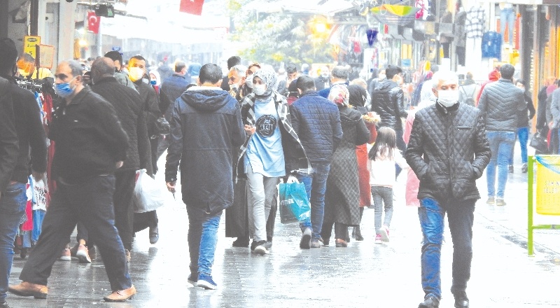 743 kişiye maske ve sosyal mesafe cezası